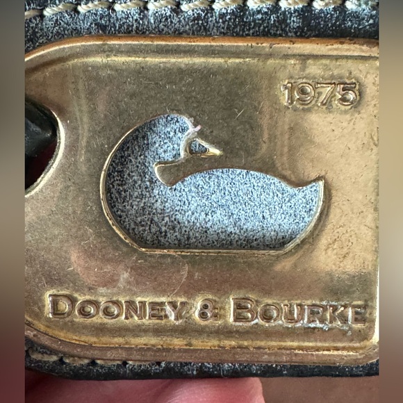 Dooney & Bourke purse 👜 - Picture 3 of 7